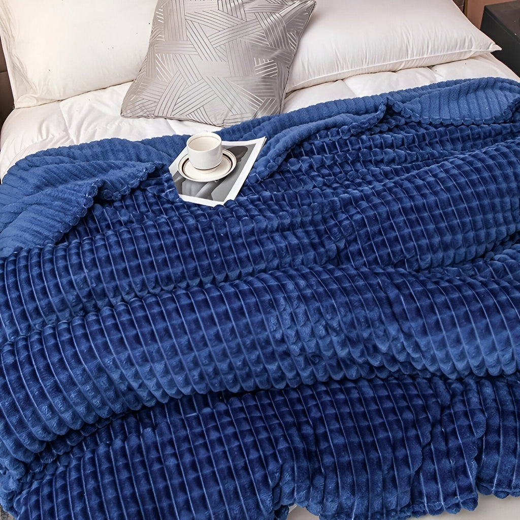 Junips | EliteWave Plaid - Ultrafluffy structured coral fleece blanket
