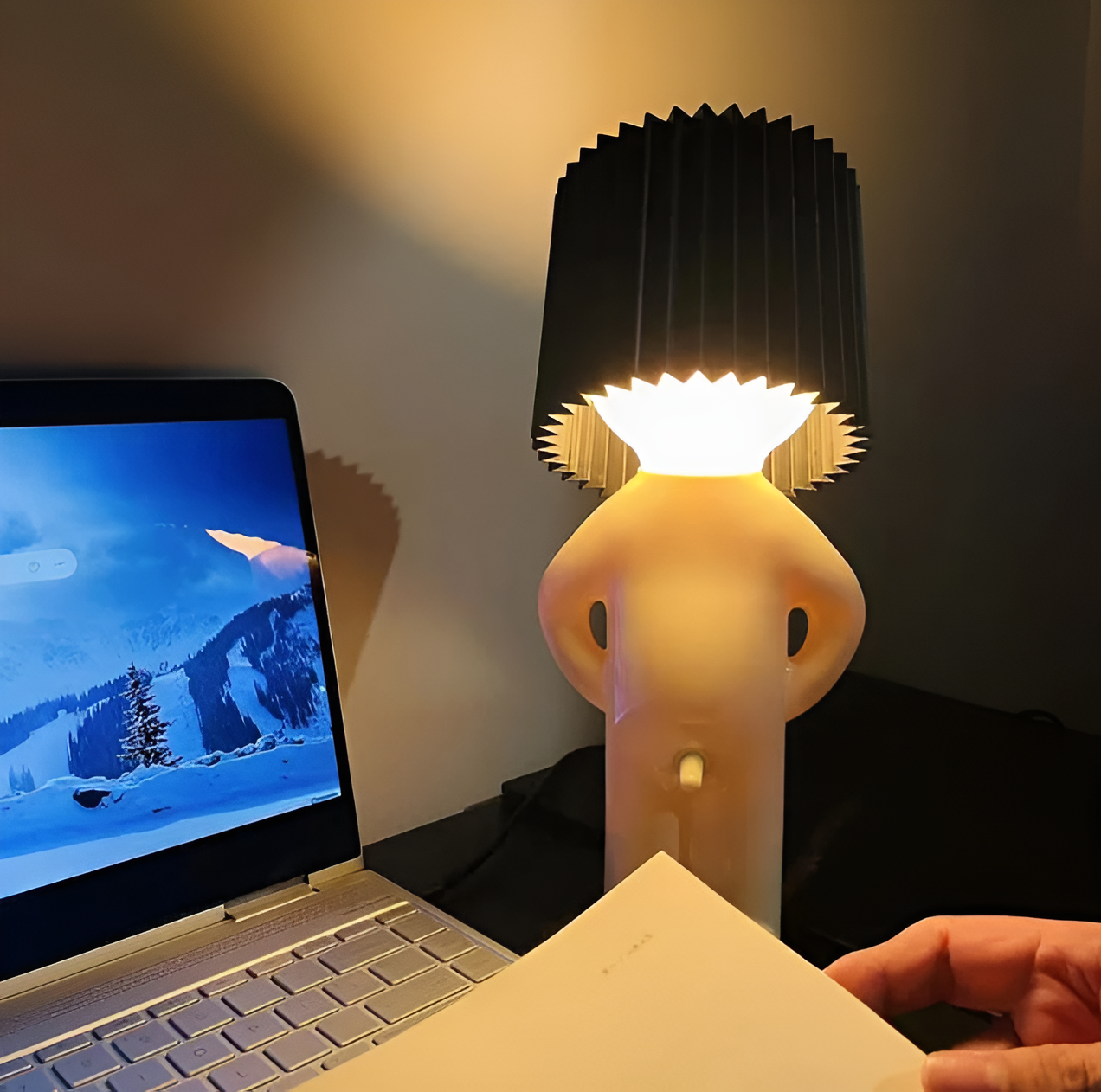 Junips | Table lamp - Creative little Shy Boy LED lamp
