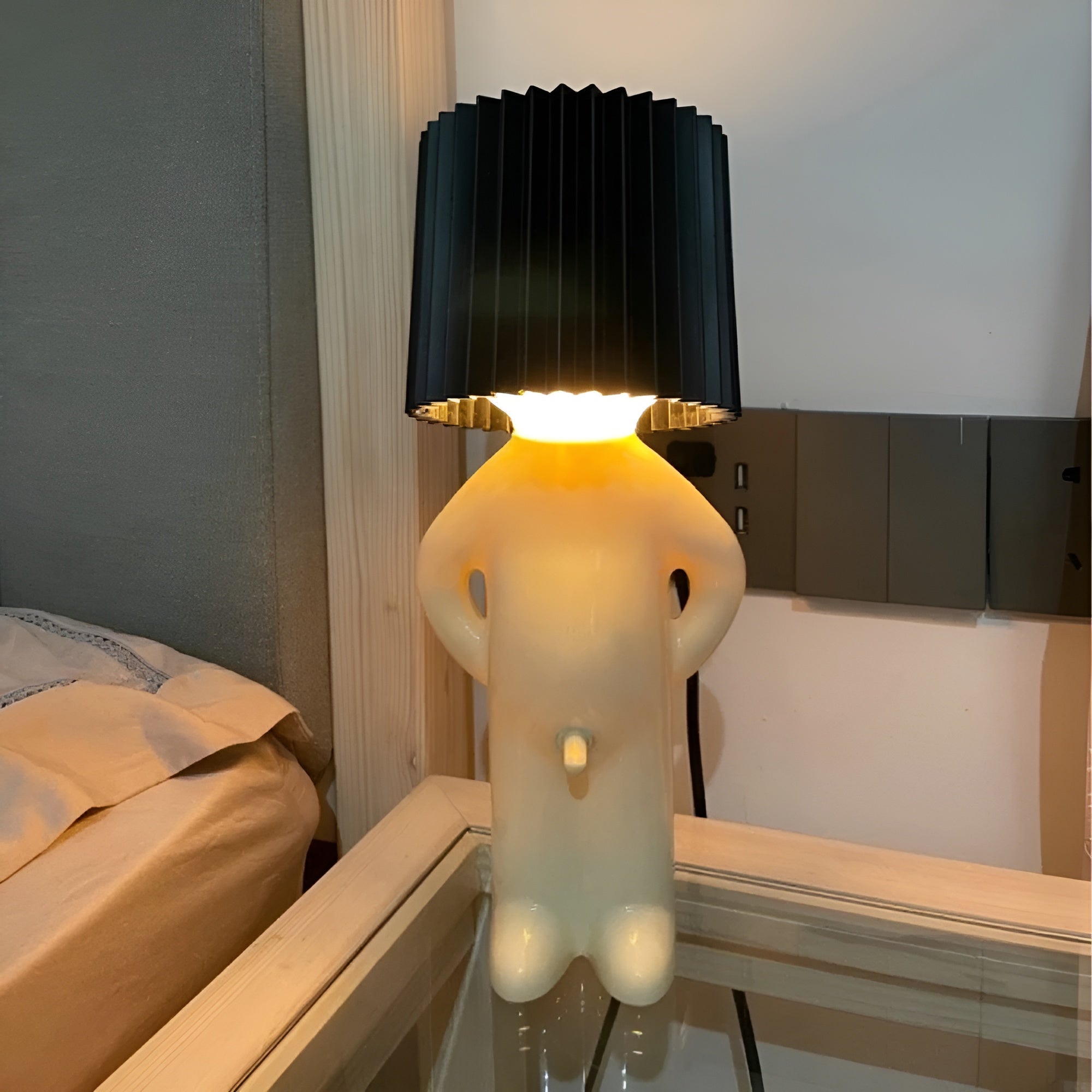 Junips | Table lamp - Creative little Shy Boy LED lamp
