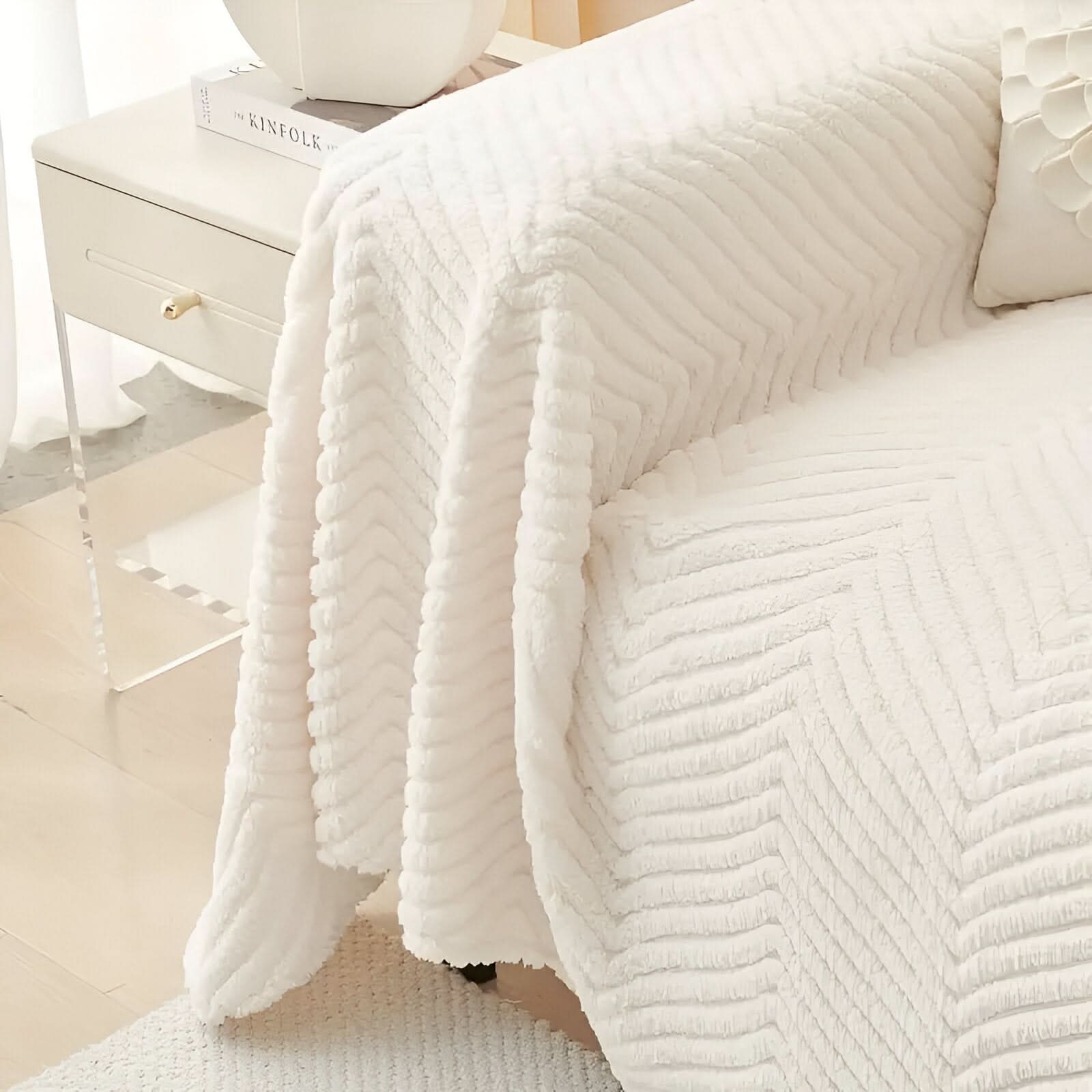 Junips | LuxuraWrap Sofa Cover – Non‑Slip Pet‑Friendly Couch Protector