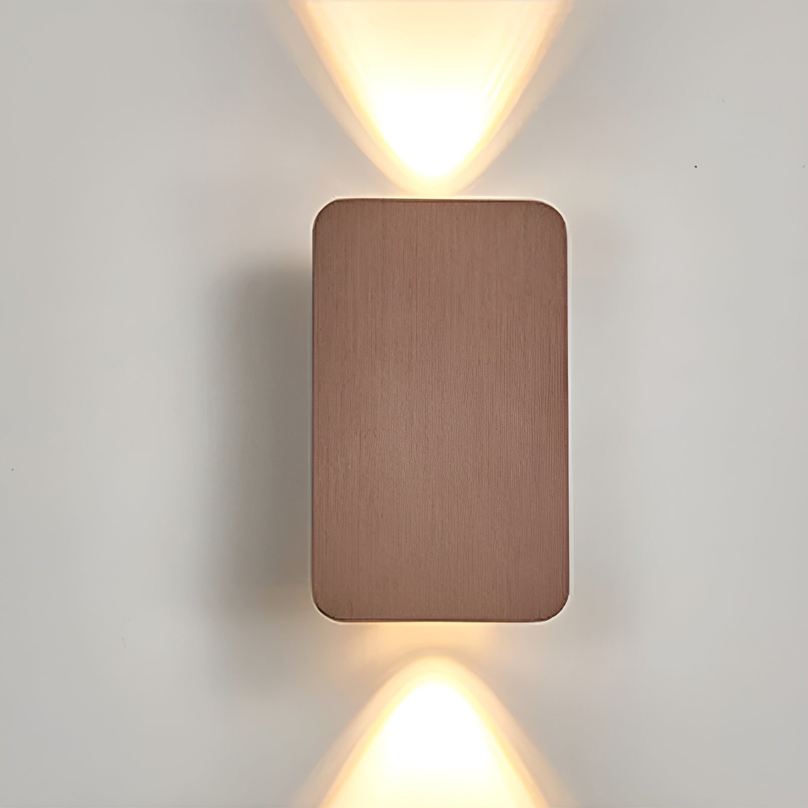 Junips | Elegant LED wall lamp in minimalist design for your home
