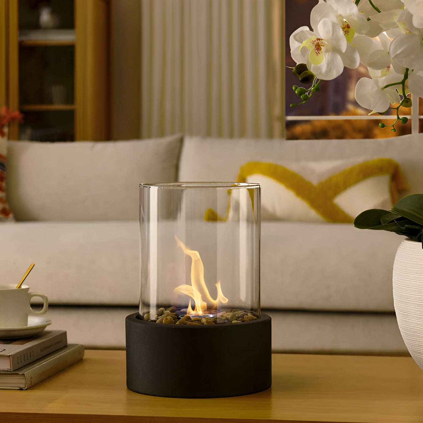 Junips | SleekFlame - Stylish black metal base table fire pit