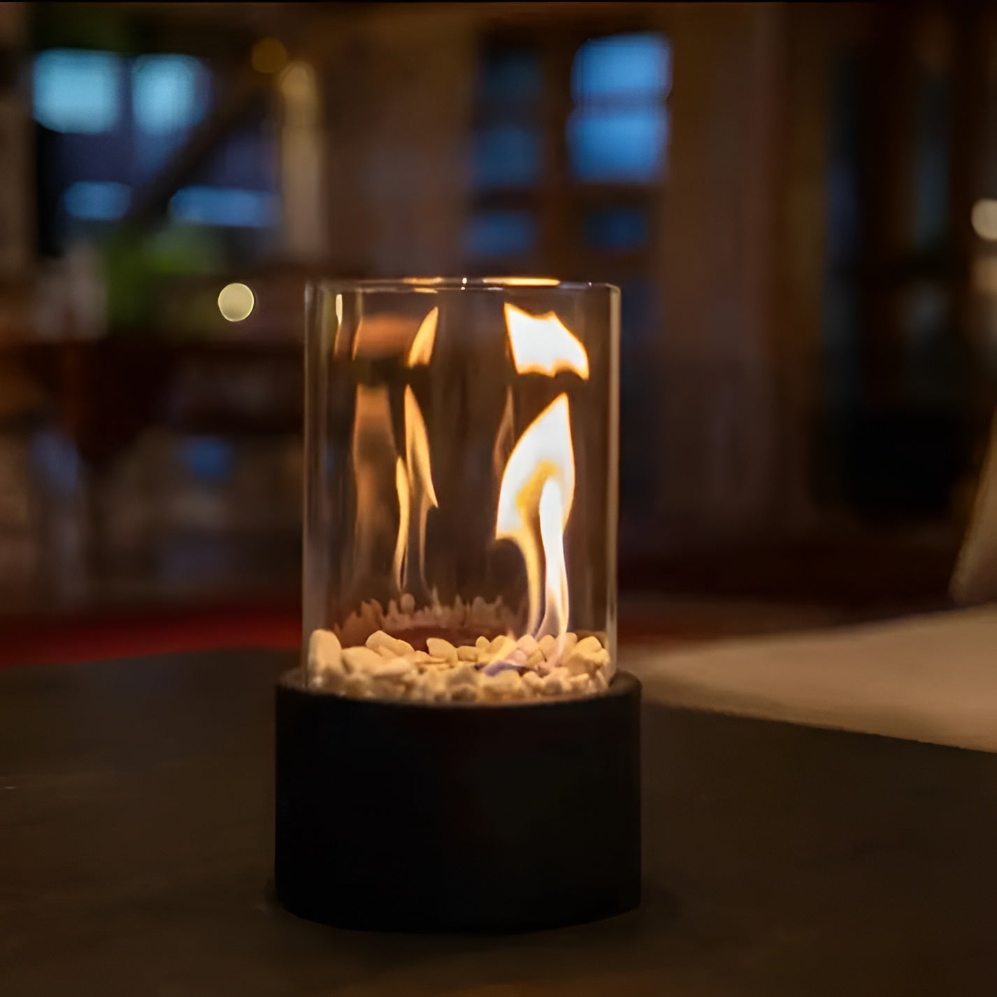 Junips | SleekFlame - Stylish black metal base table fire pit