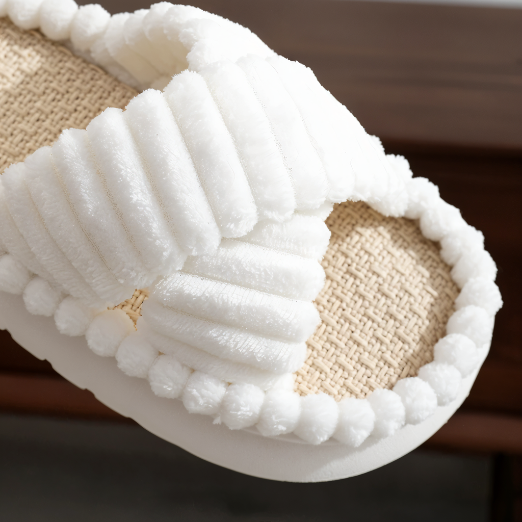 Junips | Sofie - Lined slippers made of plush with cross band