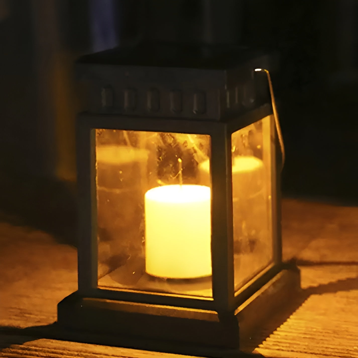 Junips | Magic Lantern - Solar-powered bulbs with dual panel control