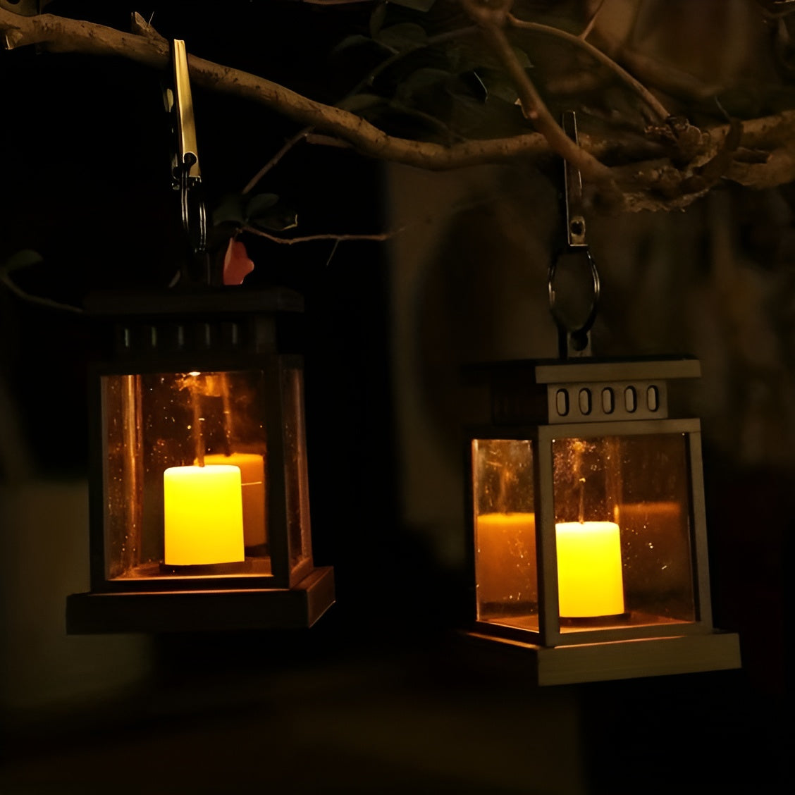 Junips | Magic Lantern - Solar-powered bulbs with dual panel control
