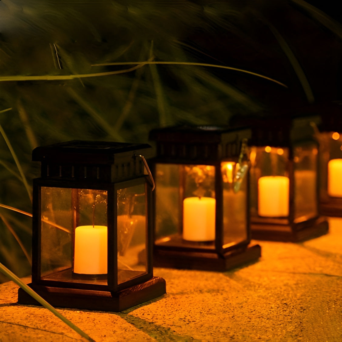 Junips | Magic Lantern - Solar-powered bulbs with dual panel control