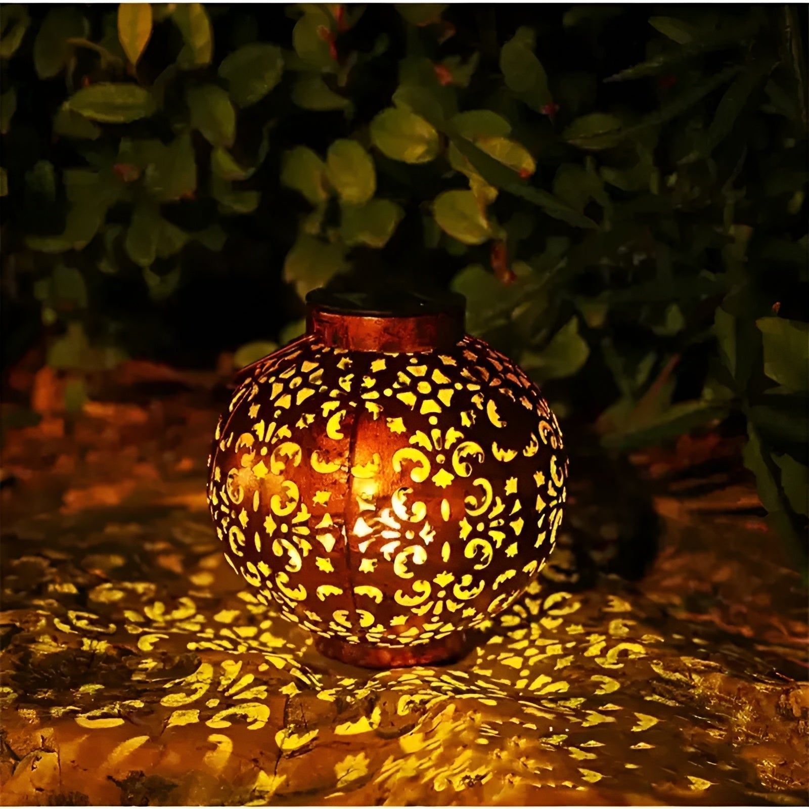 Junips | SolarGlow - Vintage Solar-powered Outdoor Light - Waterproof Outdoor Light