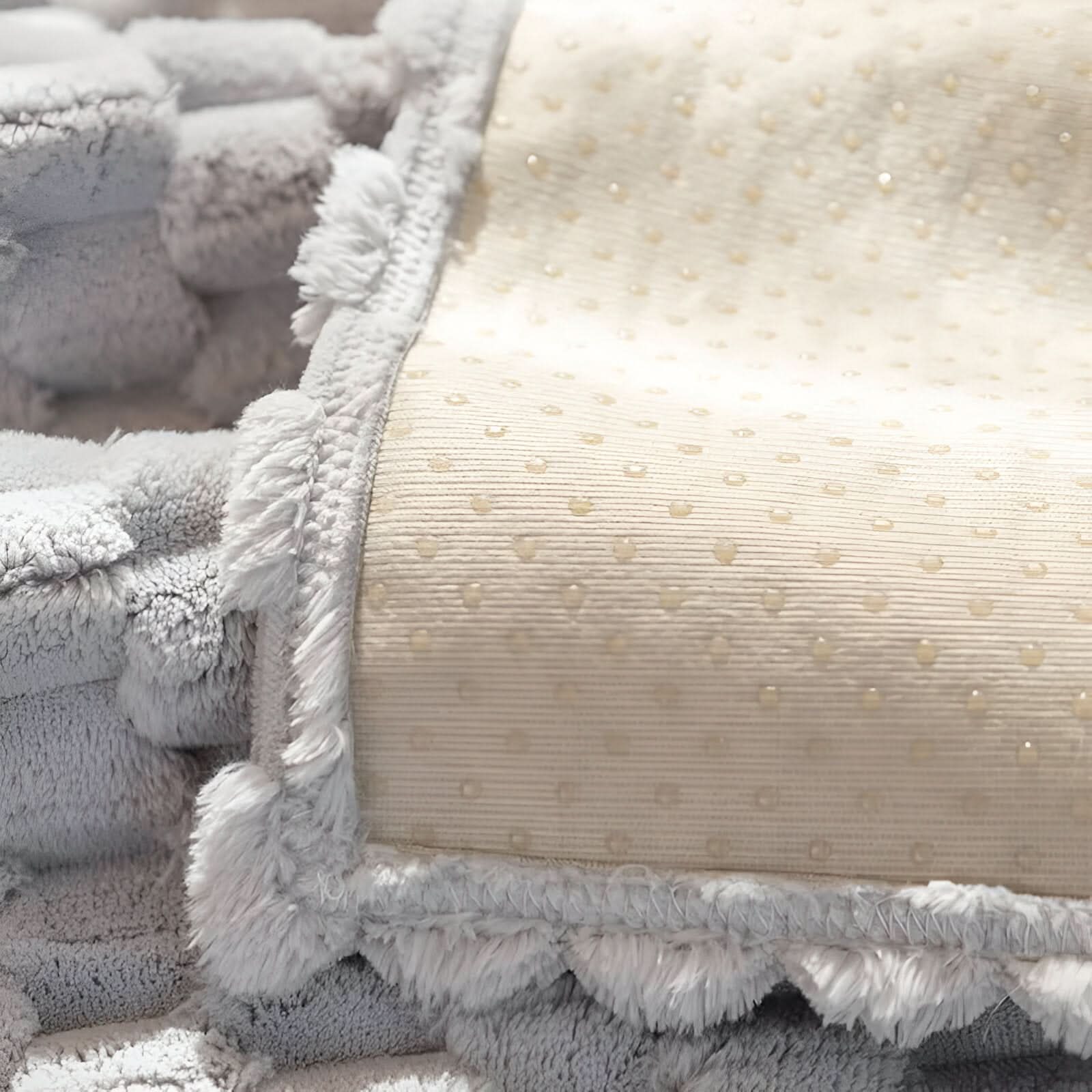 Junips | Honeycomb Sofa Cover – Non‑Slip Stain‑Resistant Couch Protector