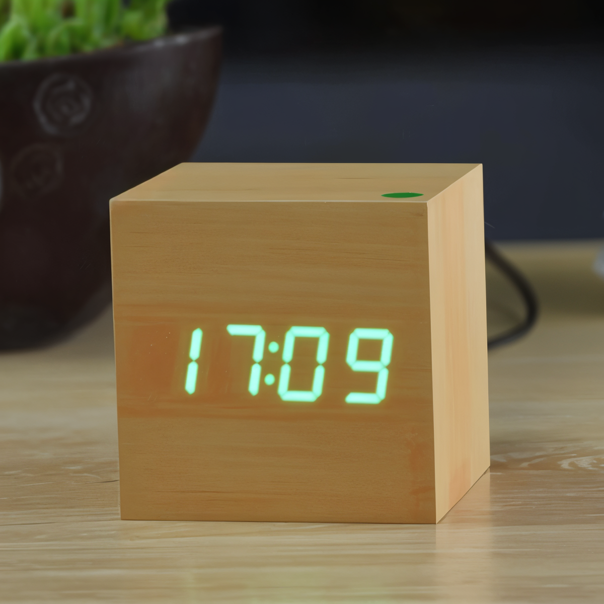 Junips | Digital LED Clock - Cube Clock - Wooden Clock