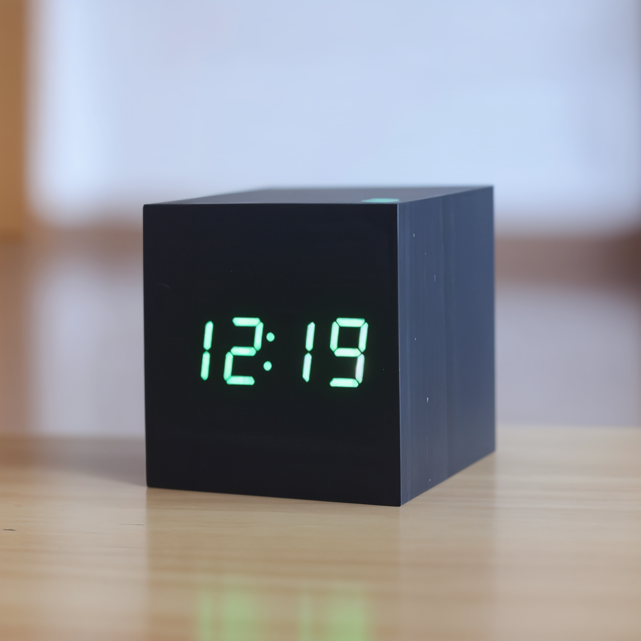 Junips | Digital LED Clock - Cube Clock - Wooden Clock