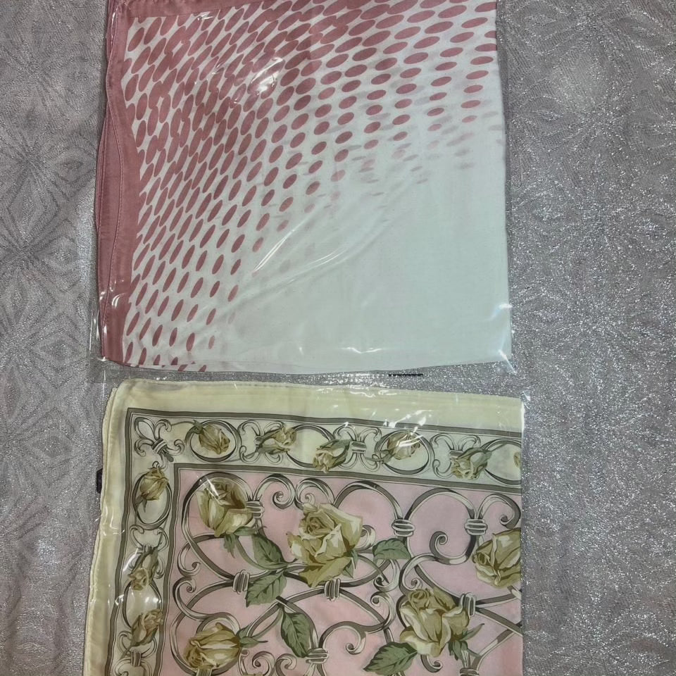 Junips | Silk Square Scarf