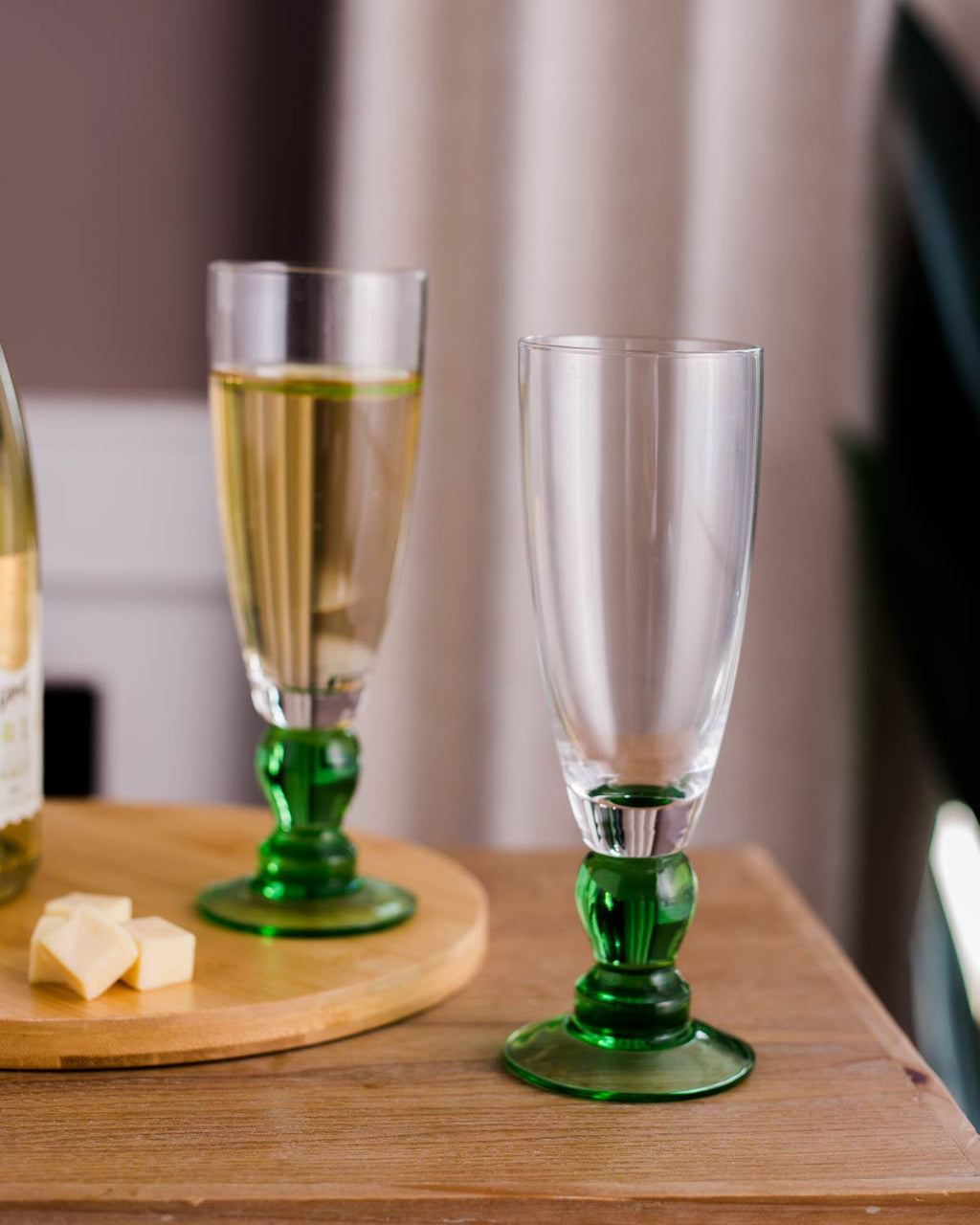 Junips | Swirl Green Champagne Flute - Set of 6