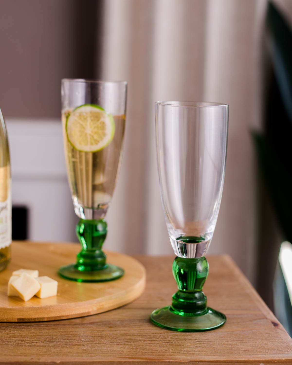 Junips | Swirl Green Champagne Flute - Set of 6