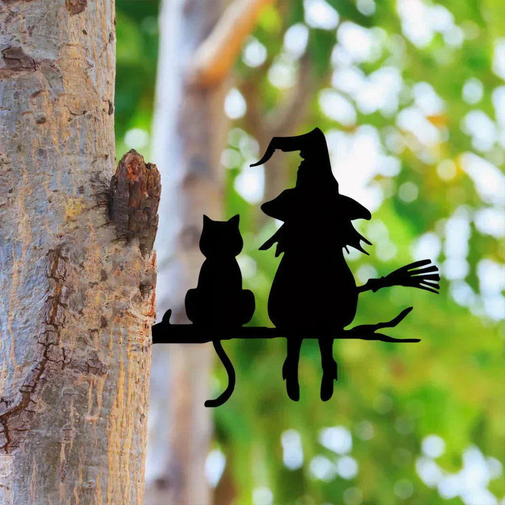 Junips | Metal art | Witch and cat garden decoration