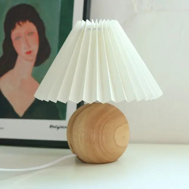 Junips | Elegant Vintage Table Lamp with Foldable Lampshade