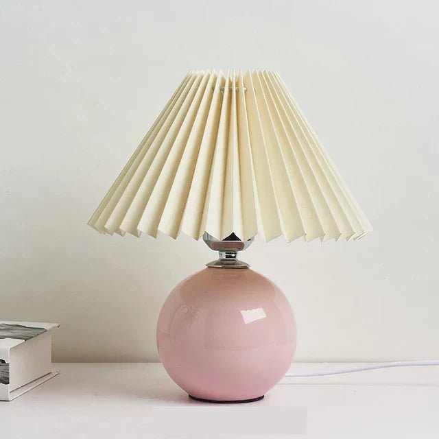 Junips | Elegant Vintage Table Lamp with Foldable Lampshade