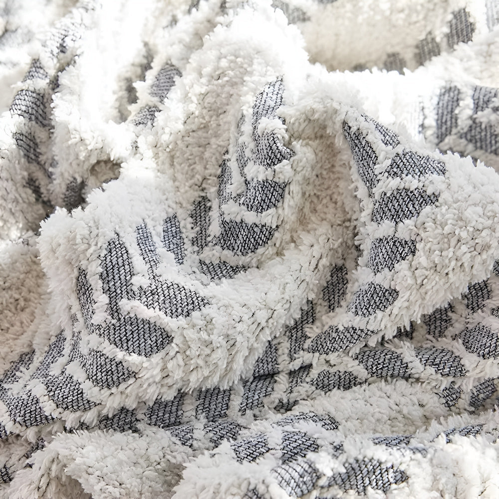 Junips | Leaf Fringed Lace Sofa Cover