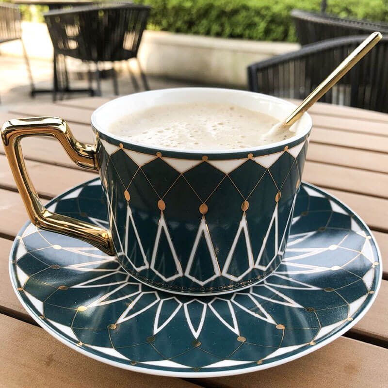 Junips | Square A Retro-Pattern Coffee Mug