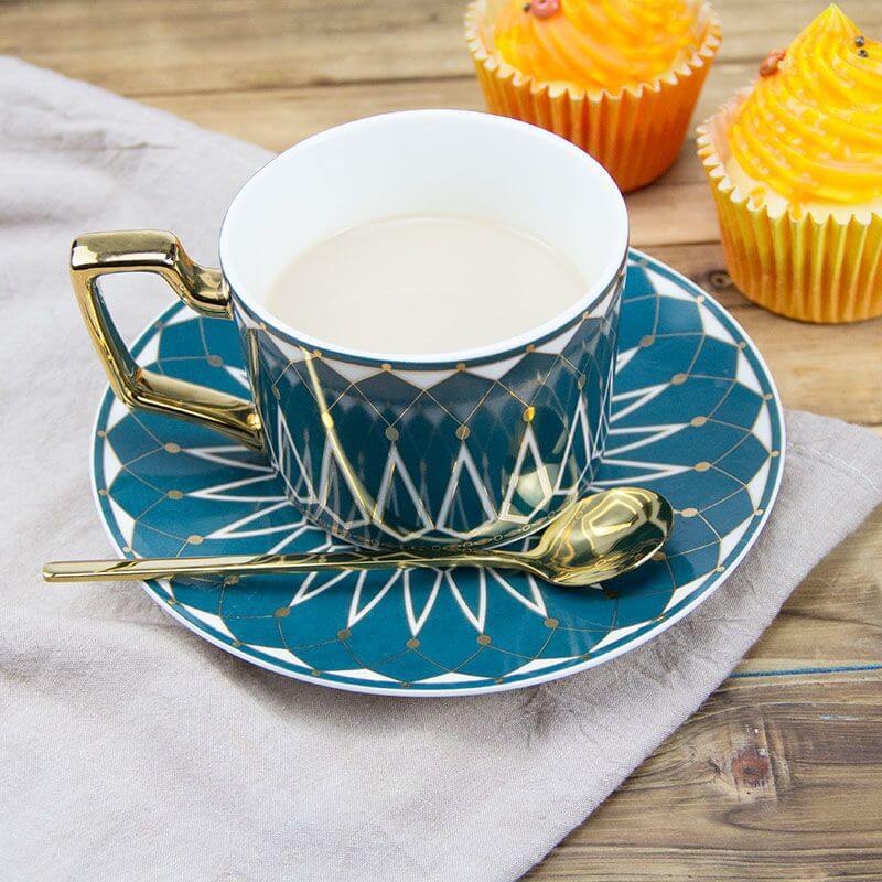 Junips | Square A Retro-Pattern Coffee Mug