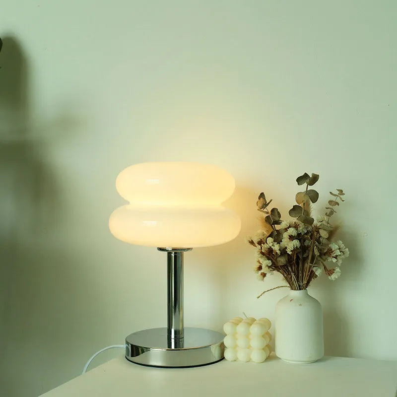 Junips | Luxury and subtle table lamp with elegant finish
