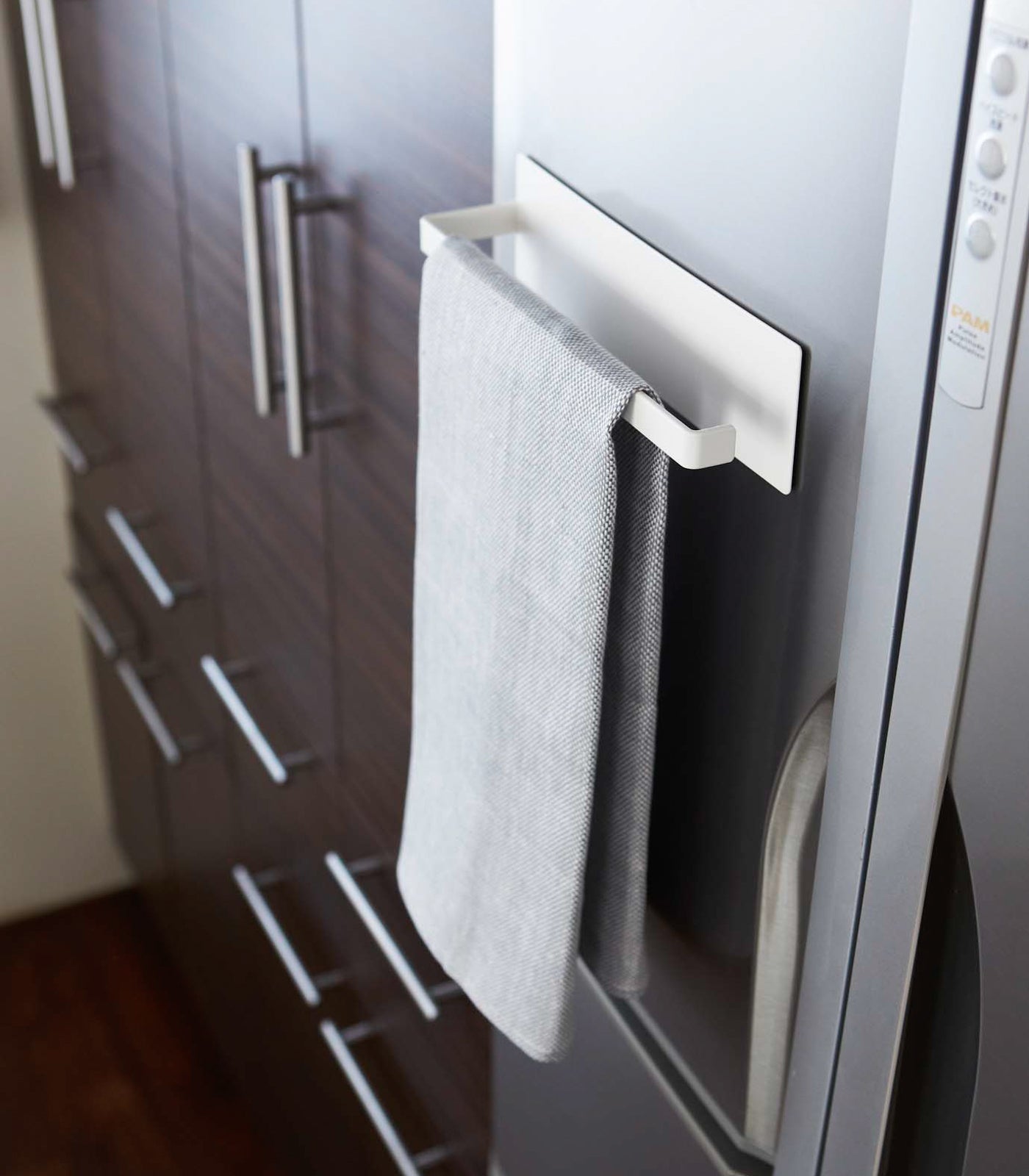 Junips | Magnetic Paper Towel Holder - Steel