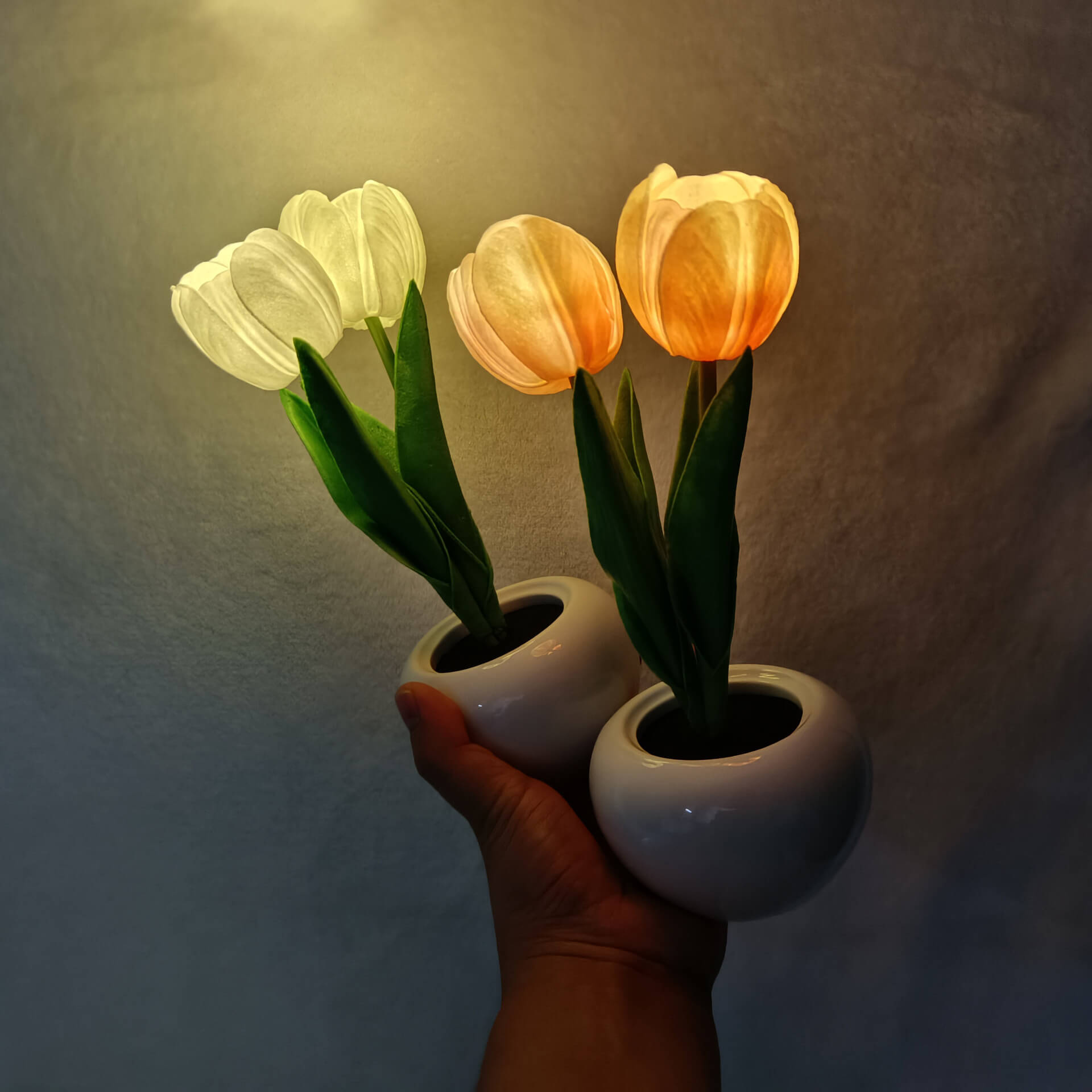 Junips | Modern Creative Simulation Tulip Peony LED Night Light Table Lamp