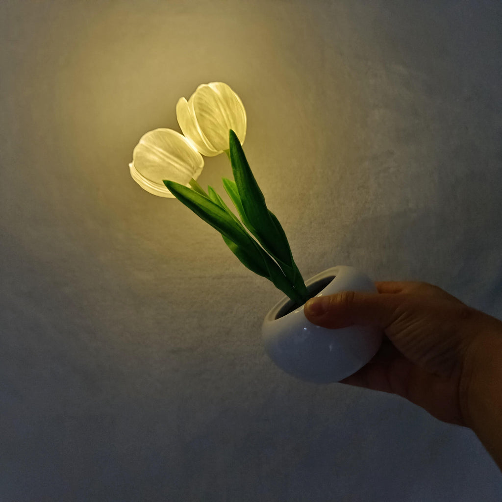 Junips | Modern Creative Simulation Tulip Peony LED Night Light Table Lamp