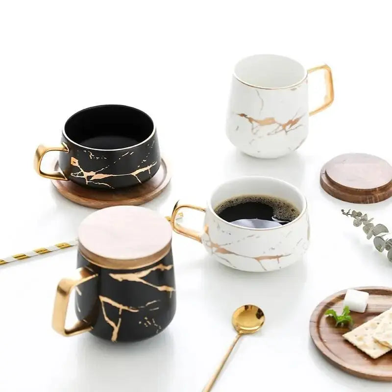 Junips | Marble Pattern Coffee Mug with Gold Decoration