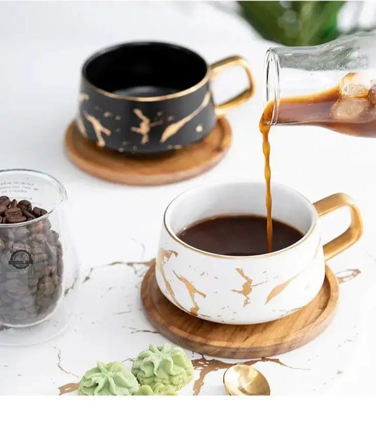 Junips | Marble Pattern Coffee Mug with Gold Decoration