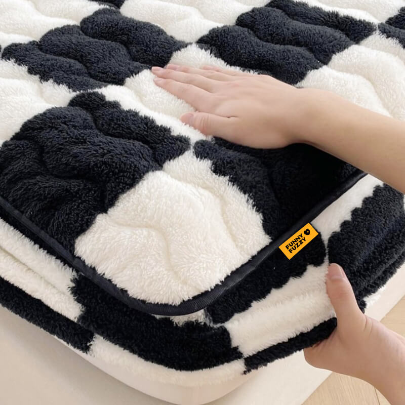 Junips | Milk Velvet Checked Bed Linen Fitted Sheet Mattress Cover
