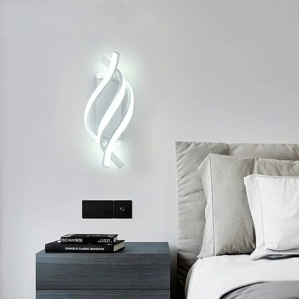 Junips | Spiral-shaped wall light