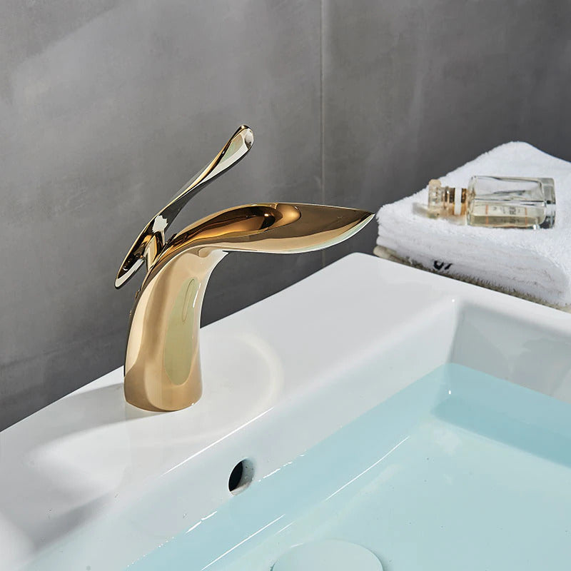 Junips | Luxurious modern bathroom faucet