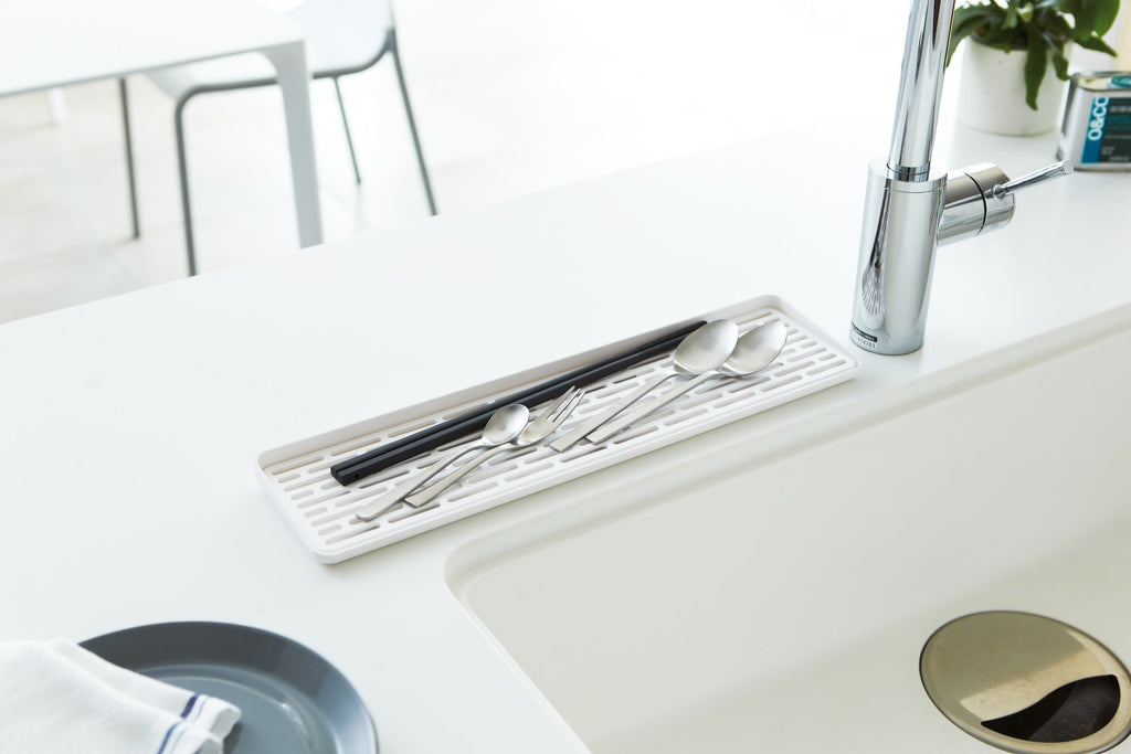 Junips | Narrow Sink Draining Area