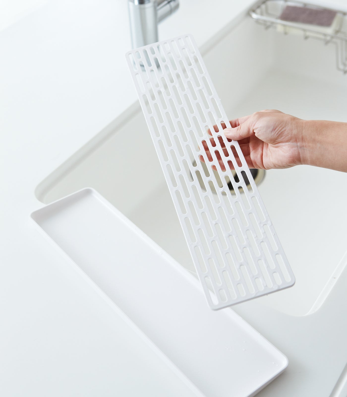 Junips | Narrow Sink Draining Area