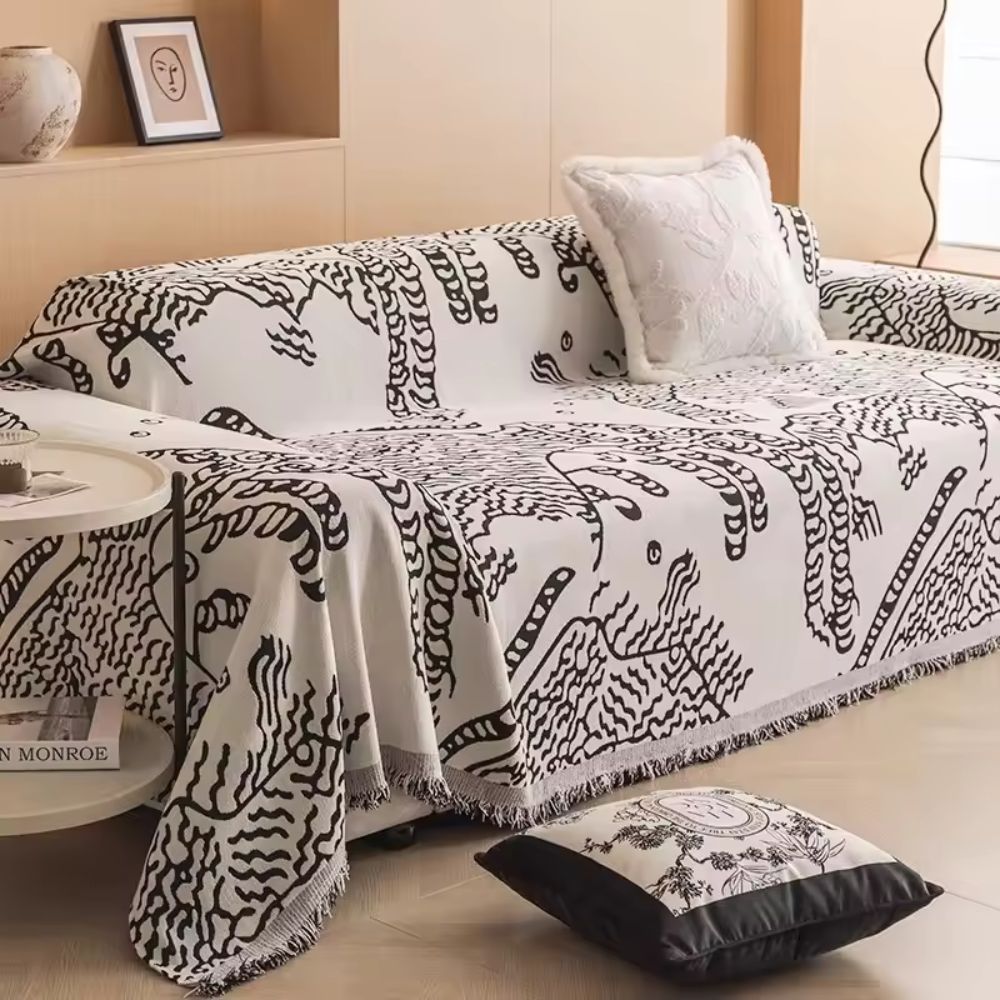 Junips | Nature Sketch Pattern Sofa Cover