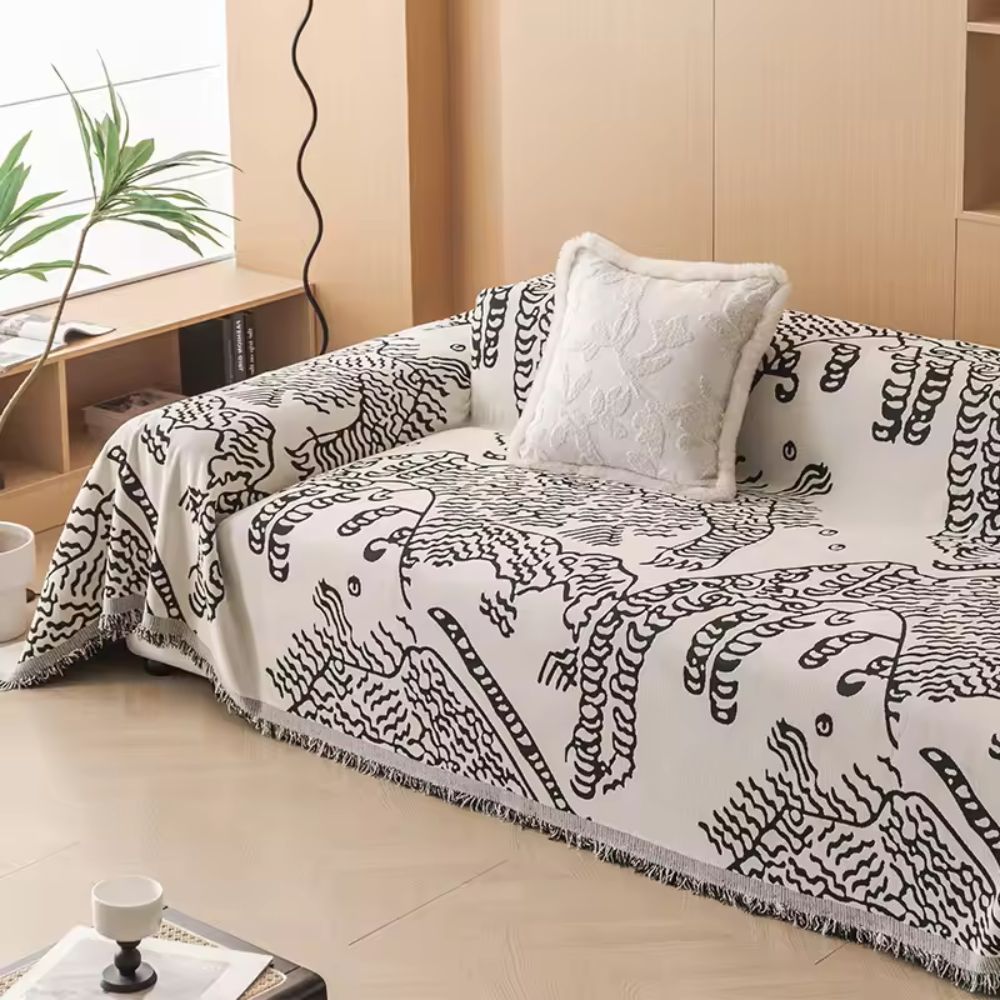 Junips | Nature Sketch Pattern Sofa Cover