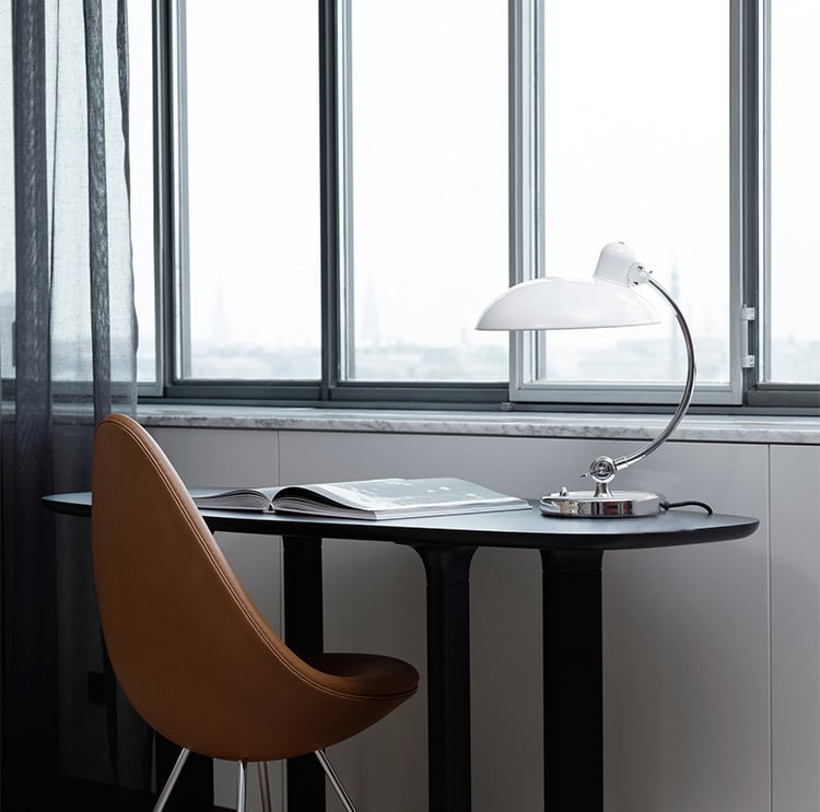 Junips | Bauhaus KI Classic Table Lamp Replica