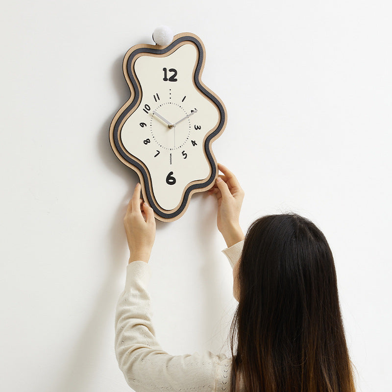 Junips | Creative irregular wall decoration Silent Clock
