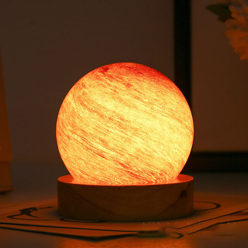 Junips | Enchanting Planet Lamp – A Universe of Colors and Dreams