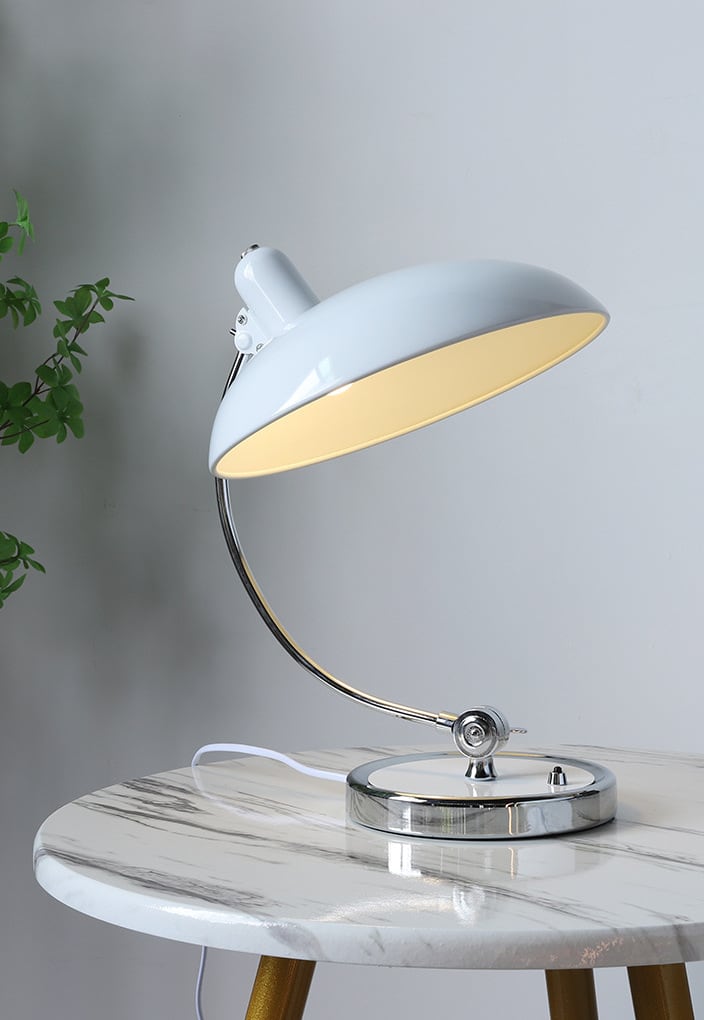 Junips | Bauhaus KI Classic Table Lamp Replica