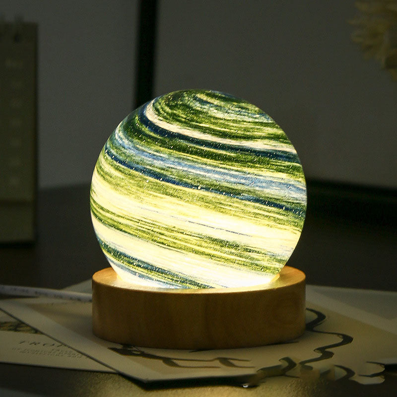 Junips | Enchanting Planet Lamp – A Universe of Colors and Dreams