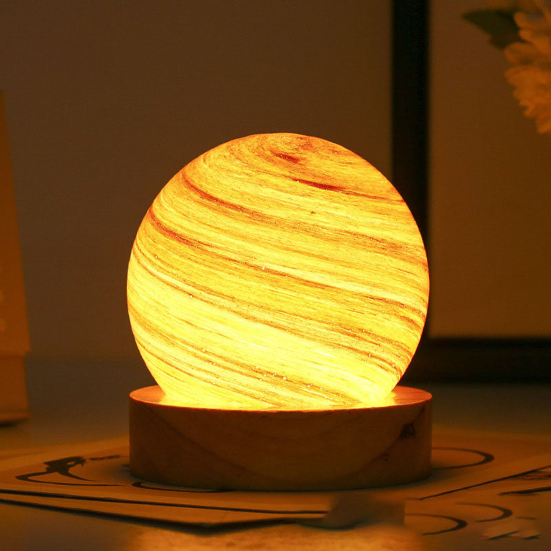 Junips | Enchanting Planet Lamp – A Universe of Colors and Dreams