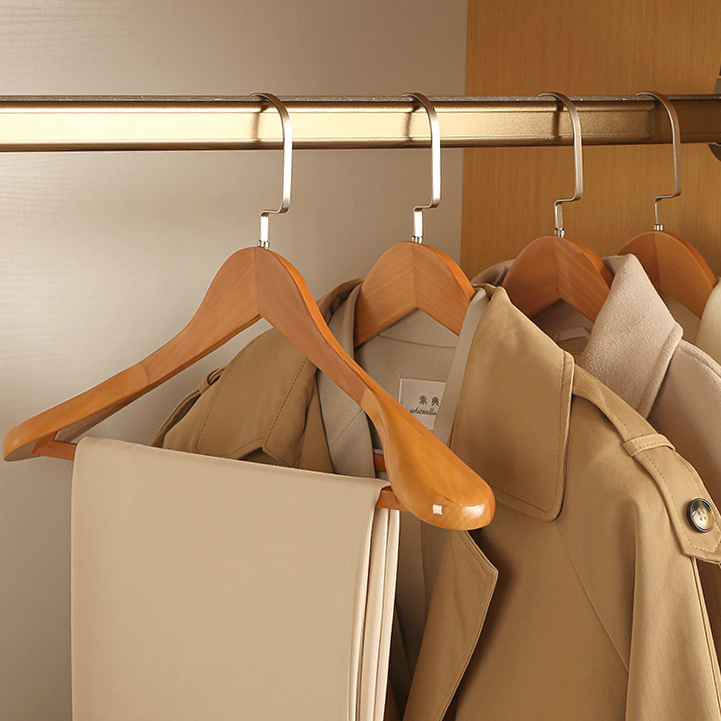 Junips | Oaklee Élite – Luxury Wood Hangers with Sophisticated Design