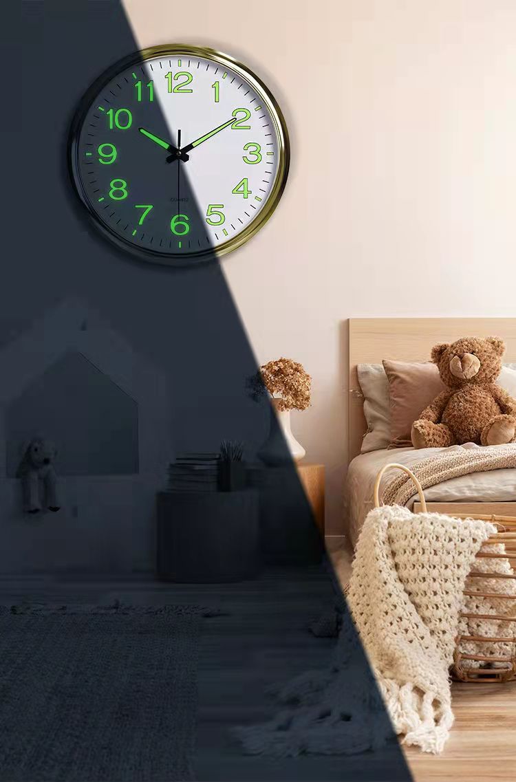Junips | Illuminating Classroom Silent Wall Clock 30 cm
