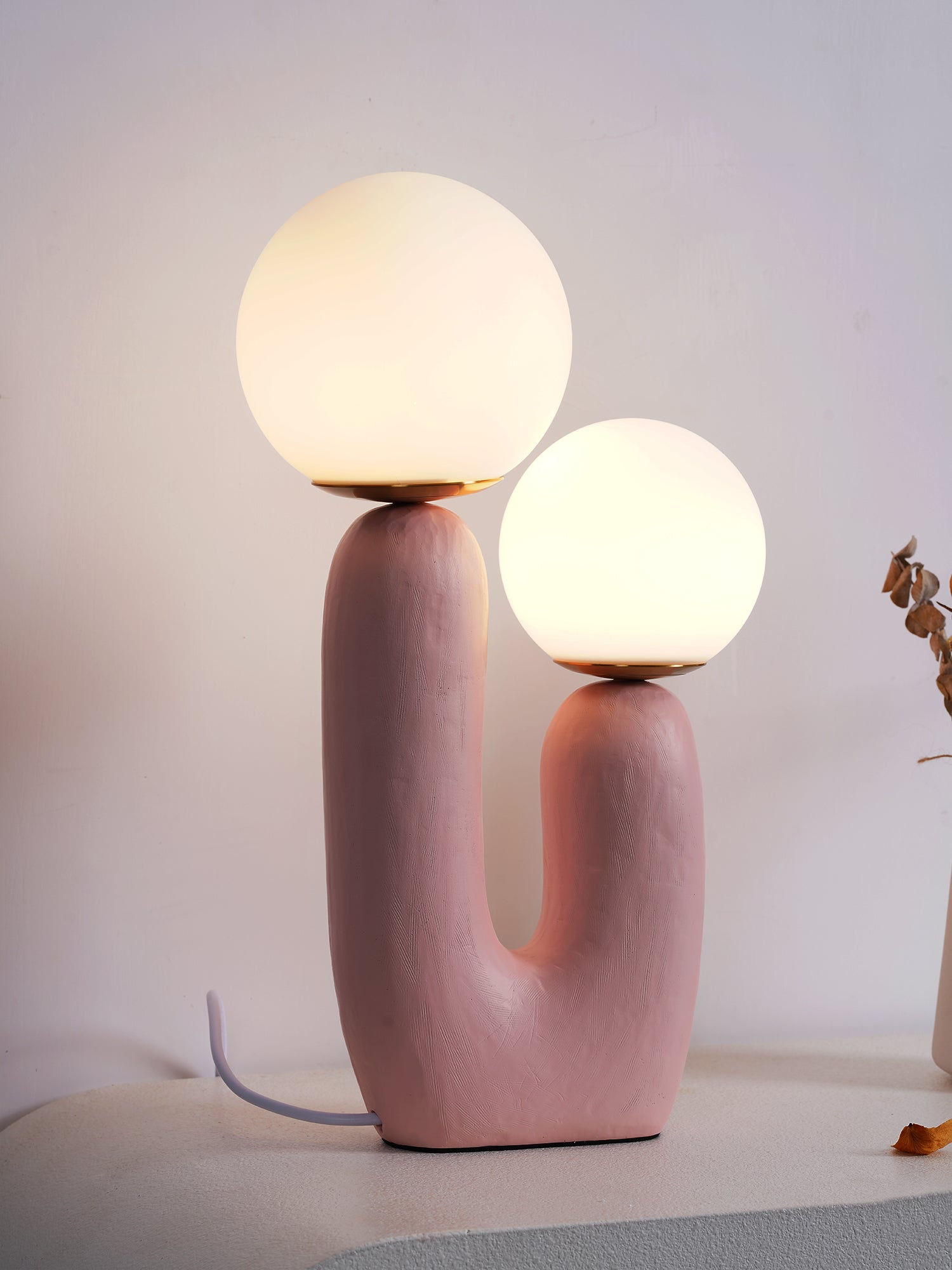 Junips | Contemporary Style Table Lamp with Natural Accent
