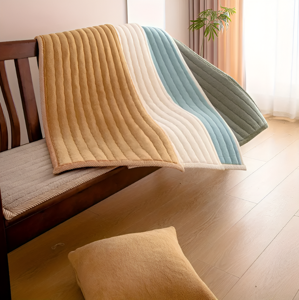 Junips | PolyesPlush Non-Slip Sofa Cover – Pet-Friendly, Machine Washable Couch Protector