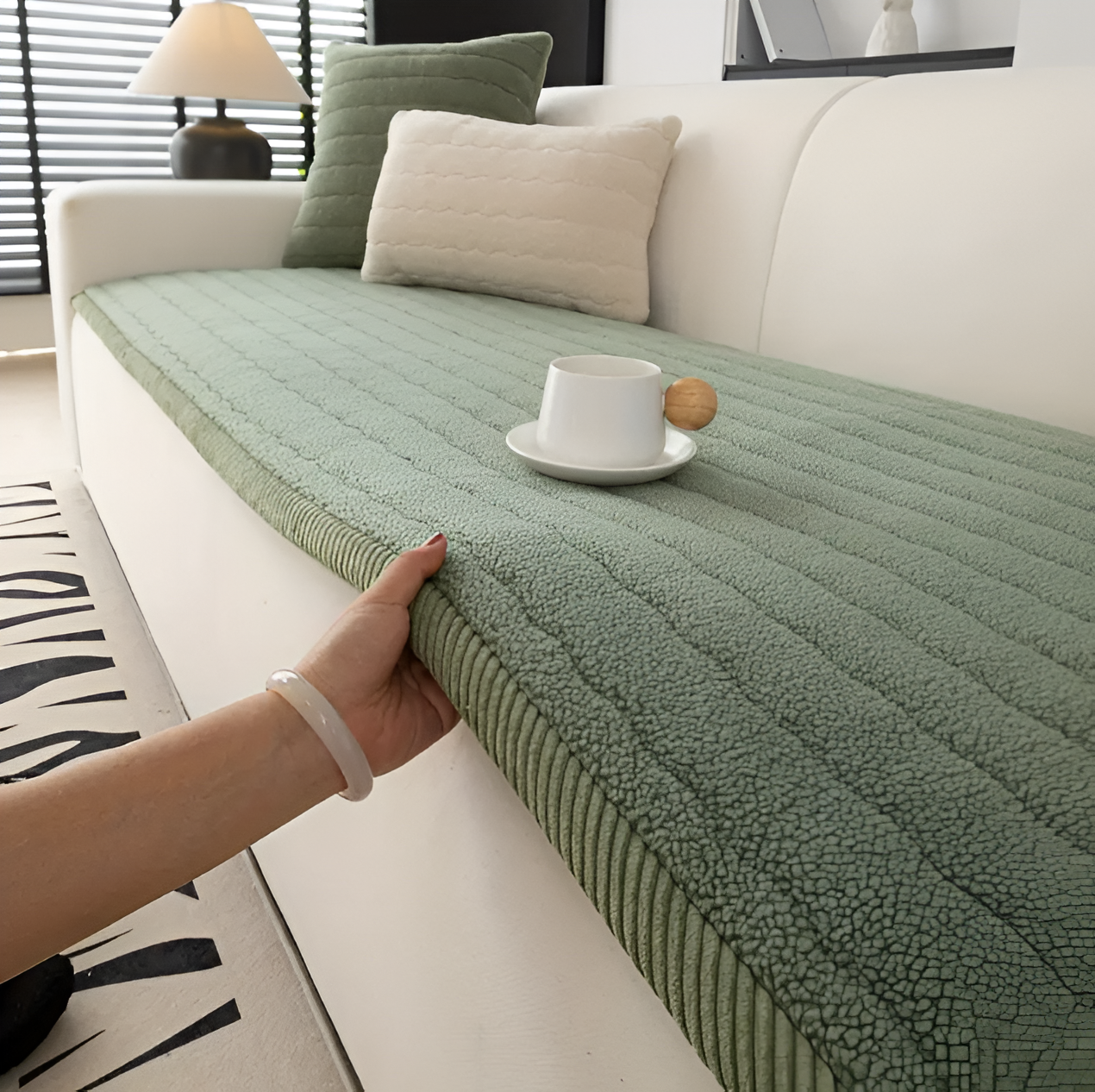 Junips | PolyesPlush Non-Slip Sofa Cover – Pet-Friendly, Machine Washable Couch Protector