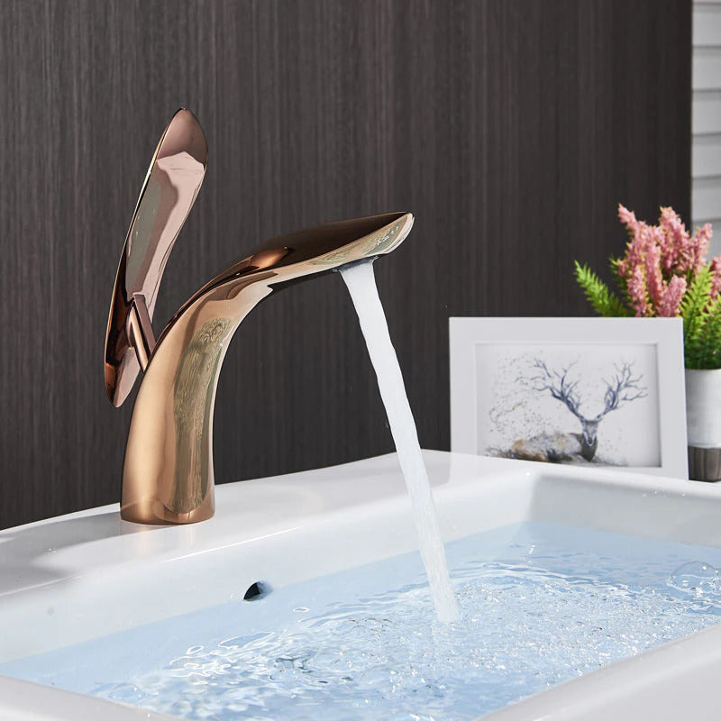 Junips | Luxurious modern bathroom faucet