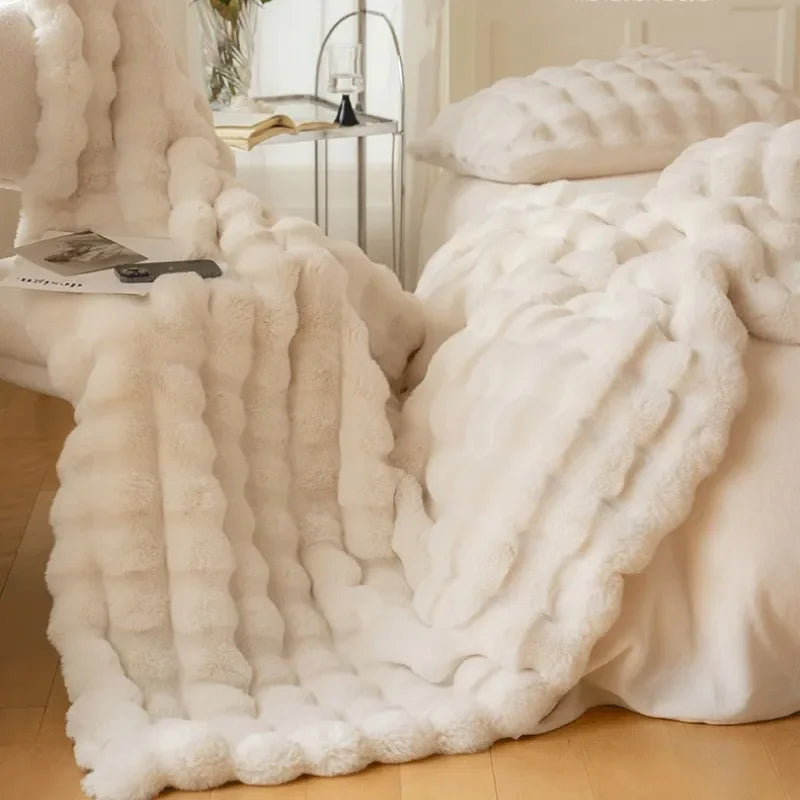 Junips | PlushCozy | Faux Fur Winter Blanket
